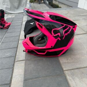 Fox Neon Pink and Black Full-Face MTB Helmet